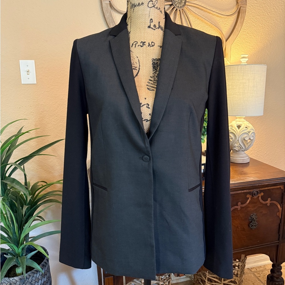 TAHARI Charcoal & Black Women's Blazer